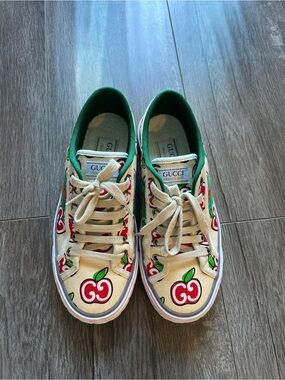 Gucci GG Apple logo all over sneakers